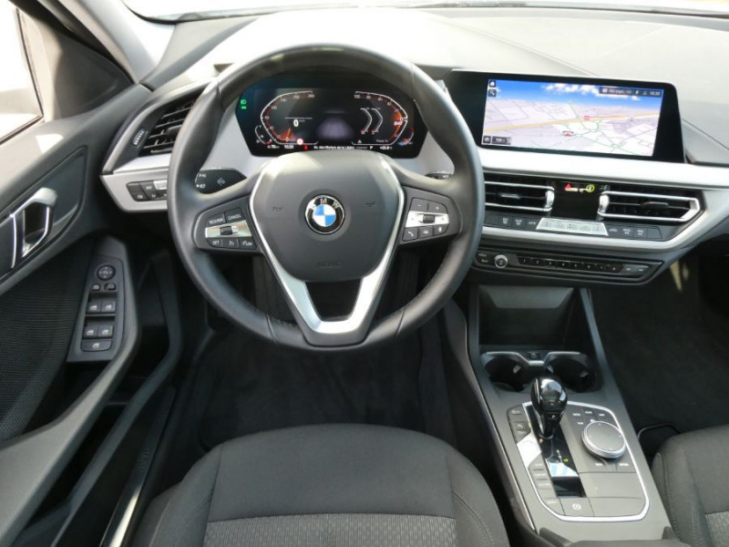 Photo 4 de l'offre de BMW SERIE 1 (F40) 116iA 109 BVA7 AVANTAGE GPS TOIT Ouvrant CarPlay à 21450€ chez Mérignac auto