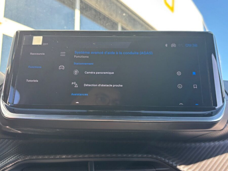 Photo 26 de l'offre de PEUGEOT 2008 II (2) 1.2 HYBRID 145 e-DCS6 ALLURE Camera à 26450€ chez Mérignac auto