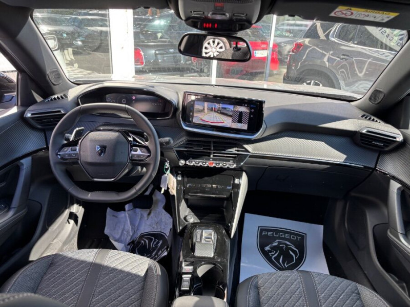 Photo 12 de l'offre de PEUGEOT 2008 II (2) 1.2 HYBRID 145 e-DCS6 ALLURE Camera à 26450€ chez Mérignac auto