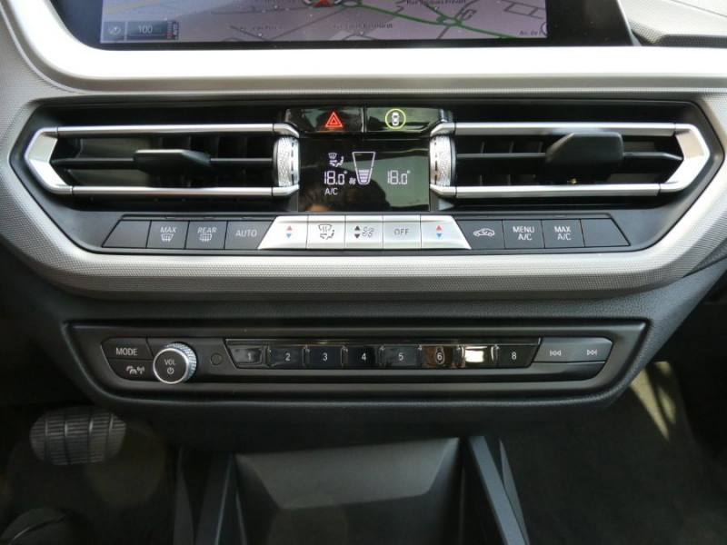 Photo 28 de l'offre de BMW SERIE 1 (F40) 116iA 109 BVA7 AVANTAGE GPS TOIT Ouvrant CarPlay à 21450€ chez Mérignac auto