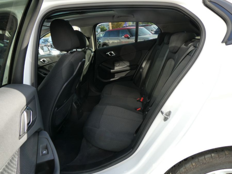 Photo 16 de l'offre de BMW SERIE 1 (F40) 116iA 109 BVA7 AVANTAGE GPS TOIT Ouvrant CarPlay à 21450€ chez Mérignac auto