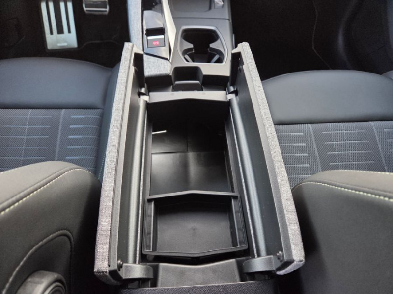 Photo 23 de l'offre de PEUGEOT 5008 HYBRID 145 e-DCS6 GT 7PL Hayon EL. LED SC 2026 à 35950€ chez Mérignac auto