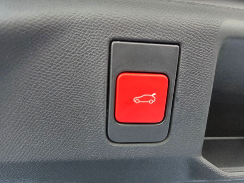 Photo 6 de l'offre de PEUGEOT 5008 HYBRID 145 e-DCS6 GT 7PL Hayon EL. LED SC 2026 à 35950€ chez Mérignac auto