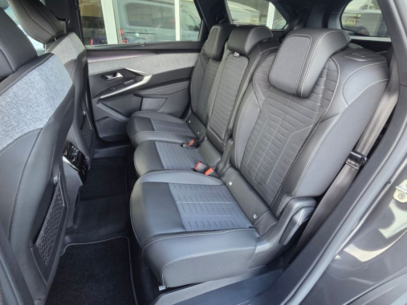 Photo 17 de l'offre de PEUGEOT 5008 HYBRID 145 e-DCS6 GT 7PL Hayon EL. LED SC 2026 à 35950€ chez Mérignac auto