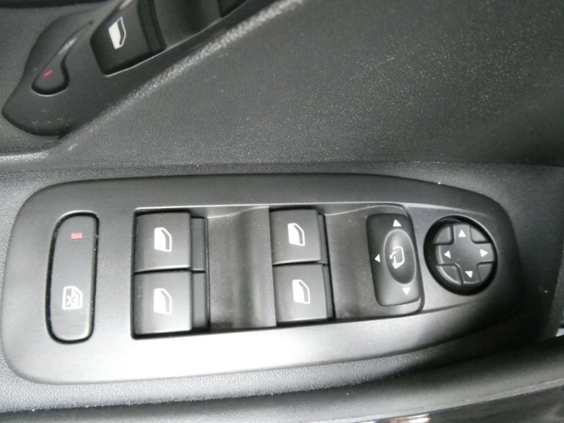 Photo 32 de l'offre de PEUGEOT 2008 1.2 PureTech 130 BVM6 Ph2 GT LINE TOIT Pano CarPlay Grip.C. à 11450€ chez Mérignac auto