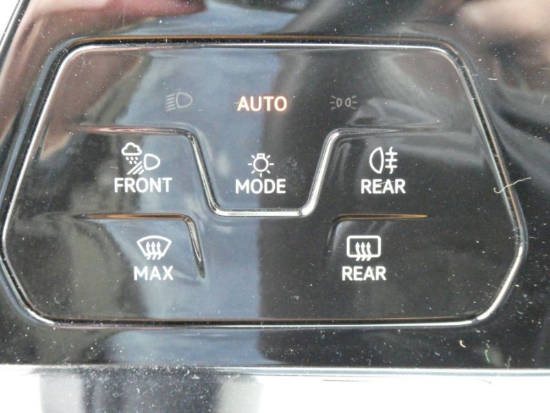 Photo 25 de l'offre de VOLKSWAGEN GOLF VIII 1.4 HYBRID 245 GTE GPS Cockpit ACC SC LED+ AB.10LED à 27450€ chez Mérignac auto