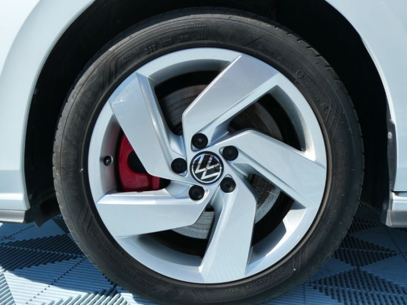 Photo 4 de l'offre de VOLKSWAGEN GOLF VIII 1.4 HYBRID 245 GTE GPS Cockpit ACC SC LED+ AB.10LED à 27450€ chez Mérignac auto