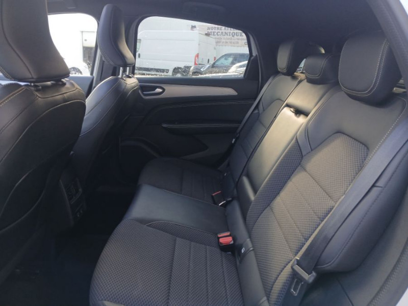 Photo 15 de l'offre de RENAULT ARKANA 1.6 E-TECH 145 BVA HYBRIDE TECHNO RS TOIT Ouvrant GPS 9.3" JA18 à 23950€ chez Mérignac auto