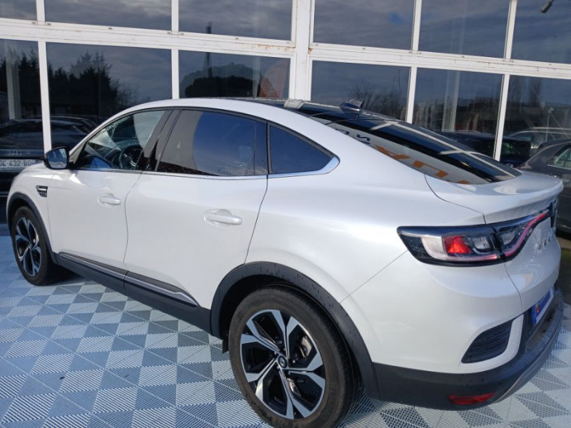 Photo 11 de l'offre de RENAULT ARKANA 1.6 E-TECH 145 BVA HYBRIDE TECHNO RS TOIT Ouvrant GPS 9.3" JA18 à 23950€ chez Mérignac auto