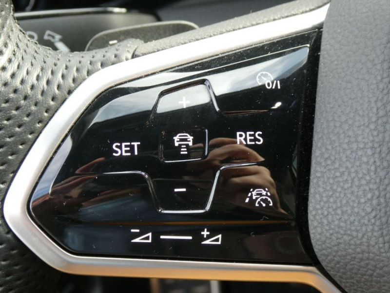 Photo 5 de l'offre de VOLKSWAGEN GOLF VIII 1.4 HYBRID 245 GTE GPS Cockpit ACC SC LED+ AB.10LED à 27450€ chez Mérignac auto