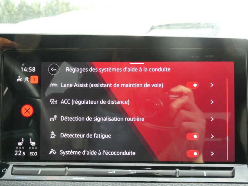 Photo 17 de l'offre de VOLKSWAGEN GOLF VIII 1.4 HYBRID 245 GTE GPS Cockpit ACC SC LED+ AB.10LED à 27450€ chez Mérignac auto