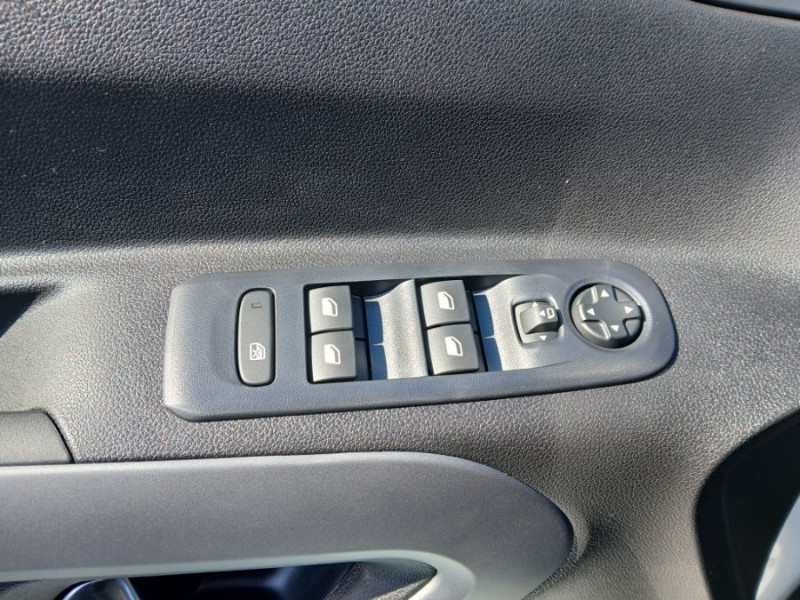 Photo 17 de l'offre de CITROEN BERLINGO 1.5 BlueHDi 130 EAT8 N1 MAX Camera 3 Sièges Arr. à 26950€ chez Mérignac auto