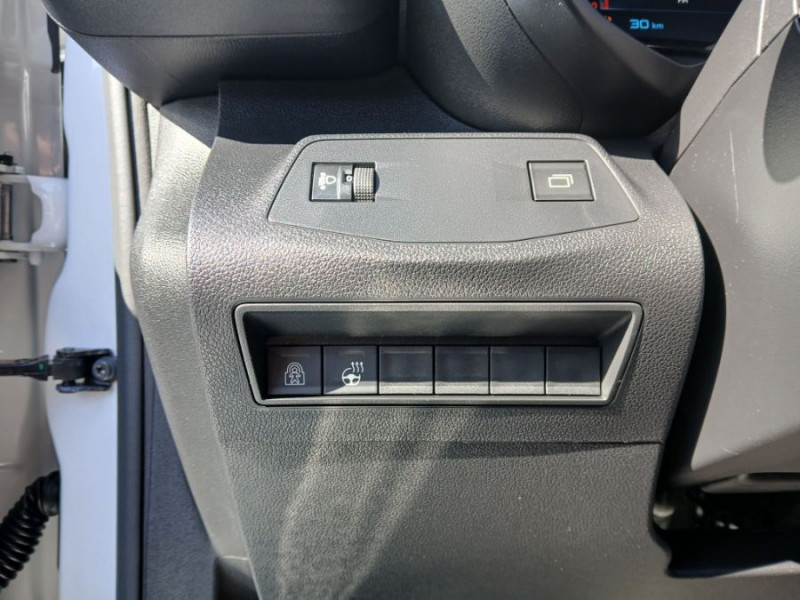 Photo 23 de l'offre de CITROEN BERLINGO 1.5 BlueHDi 130 EAT8 N1 MAX Camera 3 Sièges Arr. à 26950€ chez Mérignac auto