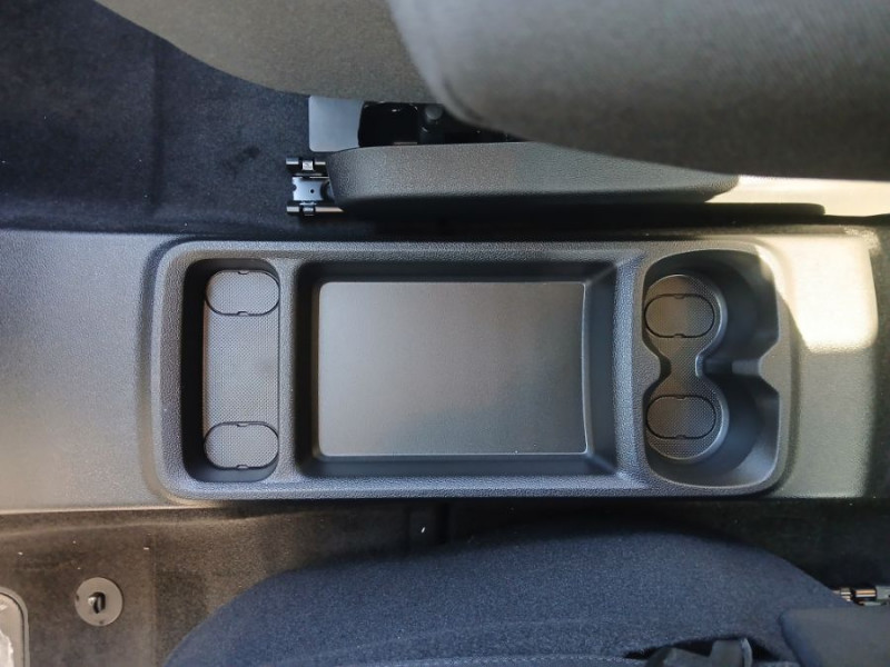 Photo 30 de l'offre de CITROEN BERLINGO 1.5 BlueHDi 130 EAT8 N1 MAX Camera 3 Sièges Arr. à 26950€ chez Mérignac auto