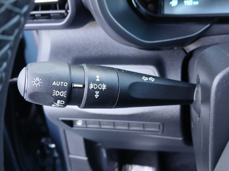 Photo 23 de l'offre de CITROEN BERLINGO 1.5 BlueHDi 130 EAT8 N1 MAX Camera 3 Sièges Arr. à 26950€ chez Mérignac auto