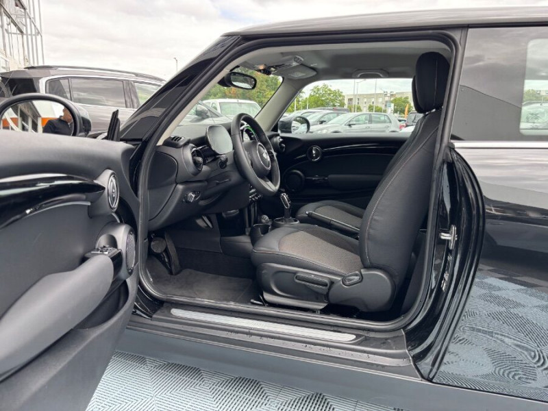 Photo 14 de l'offre de MINI MINI III (F56) NEW 1.5i 136 BVA7 COOPER GPS LED CarPlay Jantes Black à 22980€ chez Mérignac auto