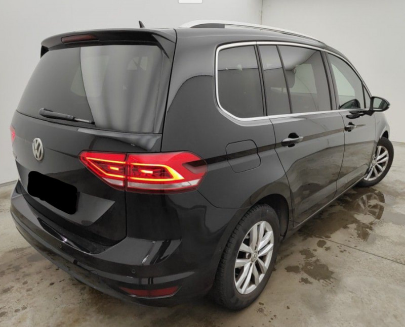 Photo 9 de l'offre de VOLKSWAGEN TOURAN III 1.5 TSI 150 DSG CARAT HIGHLINE TOE App Connect SC Pack Enfants 7PL à 27950€ chez Mérignac auto