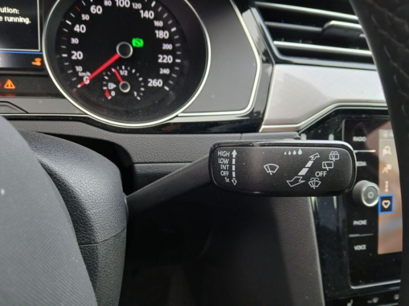 Photo 36 de l'offre de VOLKSWAGEN PASSAT SW VIII 2.0 TDI 150 DSG7 STYLE BUSINESS GPS Camera ACC Hayon EL. 1ère Main à 24950€ chez Mérignac auto