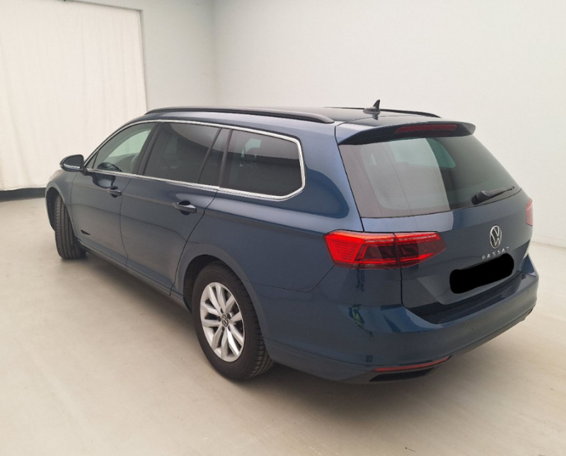 Photo 11 de l'offre de VOLKSWAGEN PASSAT SW VIII 1.5 TSI 150 DSG7 STYLE BUSINESS CUIR GPS ACC Hayon EL. 1ère Main à 29500€ chez Mérignac auto