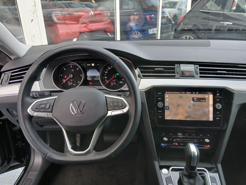 Photo 5 de l'offre de VOLKSWAGEN PASSAT SW VIII 2.0 TDI 150 DSG7 STYLE BUSINESS GPS Camera ACC Hayon EL. 1ère Main à 24950€ chez Mérignac auto