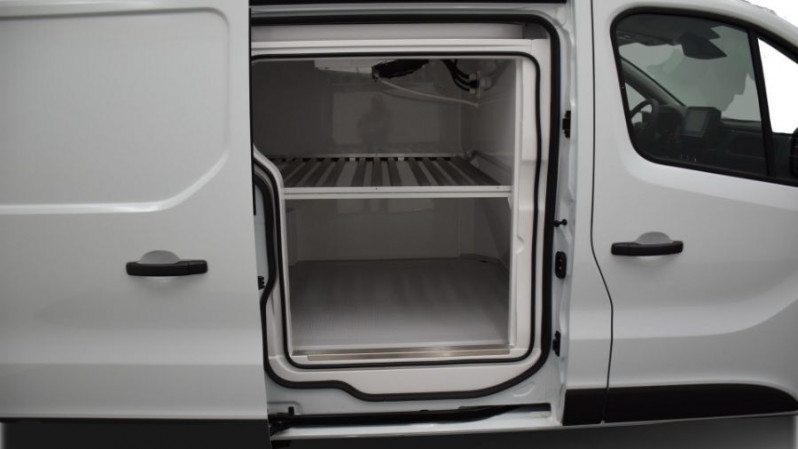 Photo 3 de l'offre de RENAULT TRAFIC FRIGO L1H1 2.0 Blue dCi 130 BVM6 2.8T GRAND CONFORT GPS Camera 552€ HT/M à 30287€ chez Mérignac auto