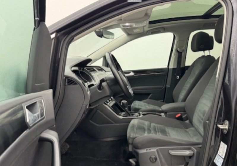 Photo 5 de l'offre de VOLKSWAGEN TOURAN III 1.5 TSI 150 DSG CARAT HIGHLINE TOE App Connect SC Pack Enfants 7PL à 27950€ chez Mérignac auto