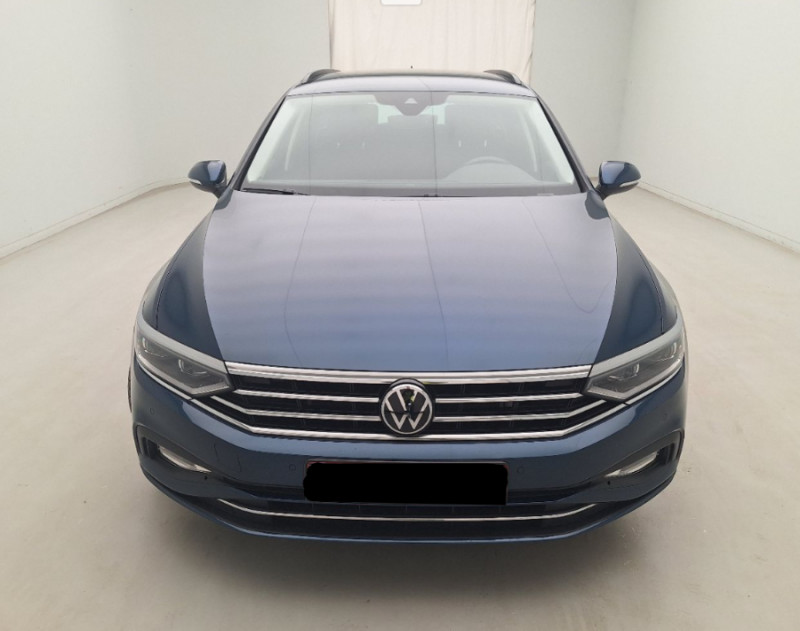 Photo 10 de l'offre de VOLKSWAGEN PASSAT SW VIII 1.5 TSI 150 DSG7 STYLE BUSINESS CUIR GPS ACC Hayon EL. 1ère Main à 29500€ chez Mérignac auto