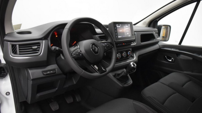 Photo 12 de l'offre de RENAULT TRAFIC FRIGO L1H1 2.0 Blue dCi 130 BVM6 2.8T GRAND CONFORT GPS Camera 552€ HT/M à 30287€ chez Mérignac auto