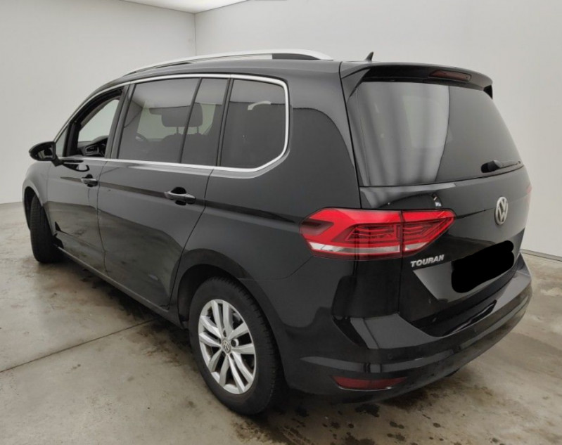 Photo 3 de l'offre de VOLKSWAGEN TOURAN III 1.5 TSI 150 DSG CARAT HIGHLINE TOE App Connect SC Pack Enfants 7PL à 27950€ chez Mérignac auto