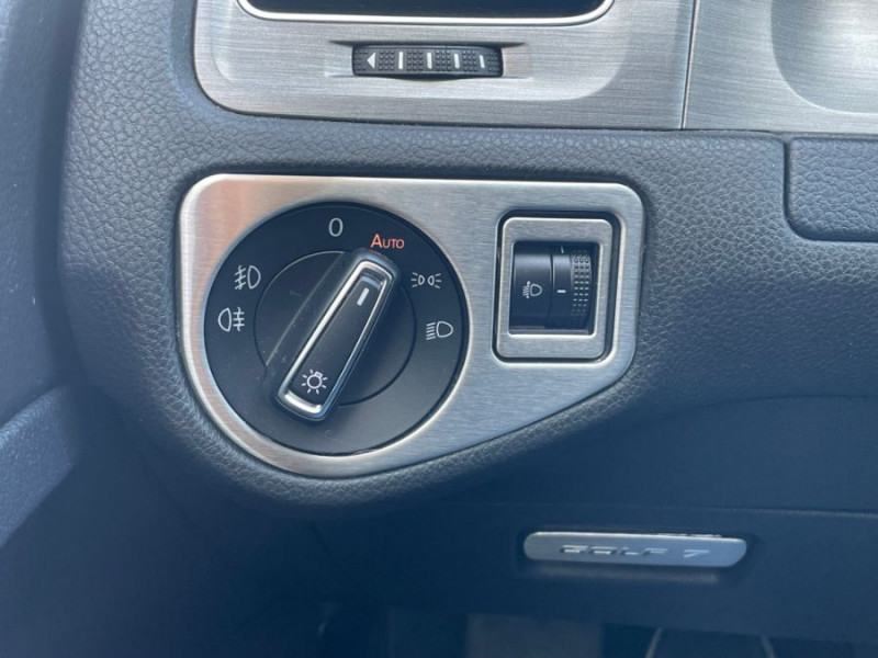 Photo 28 de l'offre de VOLKSWAGEN GOLF 1.4 TSI 140 DSG7 CONFORTLINE GPS Radars ACC à 11950€ chez Mérignac auto