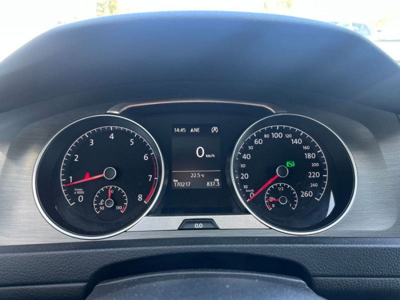 Photo 27 de l'offre de VOLKSWAGEN GOLF 1.4 TSI 140 DSG7 CONFORTLINE GPS Radars ACC à 11950€ chez Mérignac auto