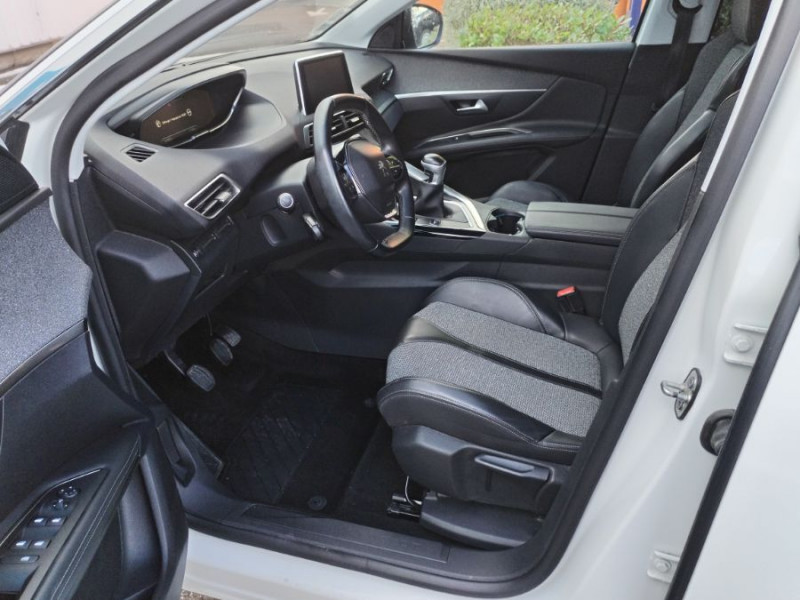 Photo 5 de l'offre de PEUGEOT 3008 II 1.2 PureTech 130 BVM6 ALLURE Camera ADML 1ère Main à 11950€ chez Mérignac auto