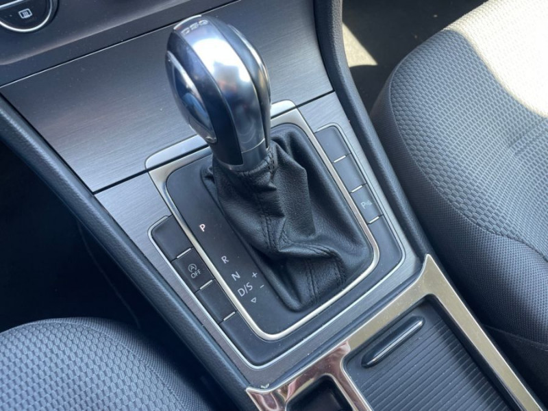 Photo 16 de l'offre de VOLKSWAGEN GOLF 1.4 TSI 140 DSG7 CONFORTLINE GPS Radars ACC à 11950€ chez Mérignac auto