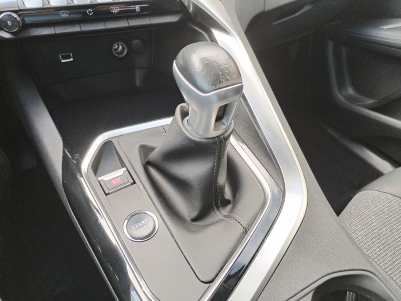 Photo 24 de l'offre de PEUGEOT 3008 II 1.2 PureTech 130 BVM6 ALLURE Camera ADML 1ère Main à 11950€ chez Mérignac auto