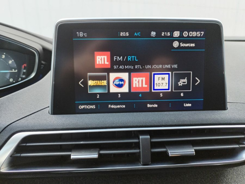 Photo 21 de l'offre de PEUGEOT 3008 II 1.2 PureTech 130 BVM6 ALLURE Camera ADML 1ère Main à 11950€ chez Mérignac auto