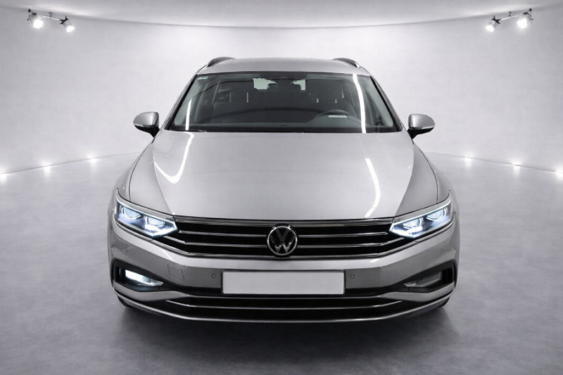 Photo 3 de l'offre de VOLKSWAGEN PASSAT SW VIII 2.0 TDI 122 DSG7 STYLE BUSINESS GPS Radars ACC Hayon EL. 1ère Main à 22450€ chez Mérignac auto