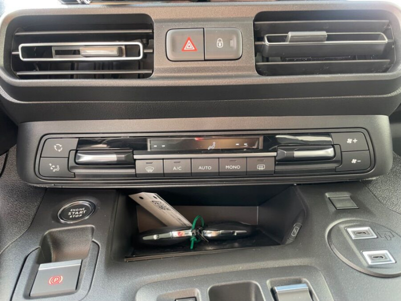 Photo 26 de l'offre de CITROEN BERLINGO 1.5 BlueHDi 130 EAT8 N1 MAX ADML Camera à 28450€ chez Mérignac auto