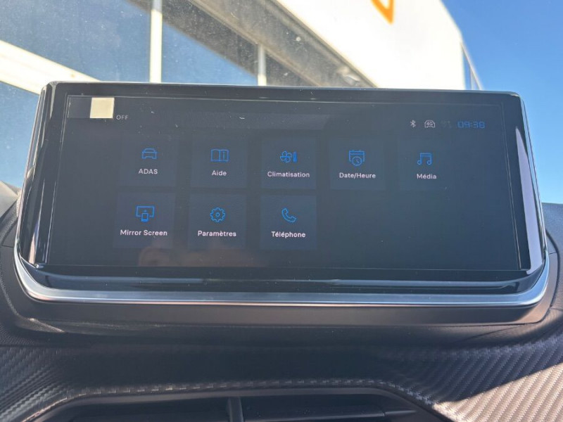 Photo 24 de l'offre de PEUGEOT 2008 II (2) 1.2 HYBRID 145 e-DCS6 ALLURE Camera à 26450€ chez Mérignac auto