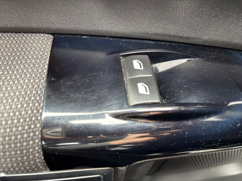 Photo 16 de l'offre de CITROEN C4 CACTUS 1.2 PureTech 82 SHINE GPS JA16 Suivie à 6950€ chez Mérignac auto