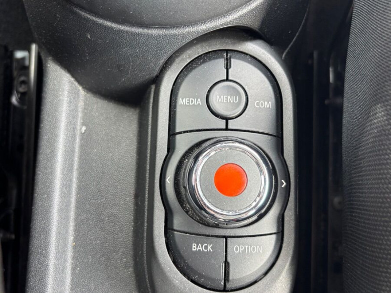 Photo 27 de l'offre de MINI MINI III NEW ONE 102 BVM6 (F55) 5P LED JA Bluetooth à 19450€ chez Mérignac auto