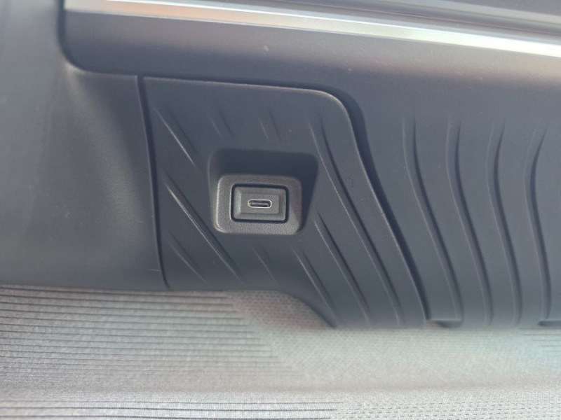 Photo 37 de l'offre de CITROEN C3 NEW 1.2 PureTech 100 BVM6 MAX GPS Camera à 17850€ chez Mérignac auto