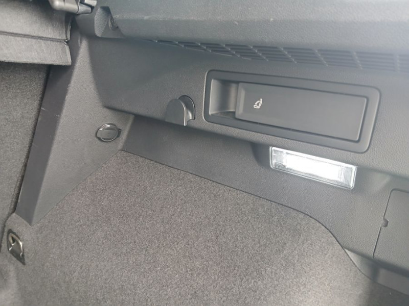 Photo 34 de l'offre de VOLKSWAGEN TIGUAN II (2) 2.0 TDI 150 DSG 2WD ELEGANCE TOE GPS Camera ACC Hayon EL. JA18 1ère Main à 33950€ chez Mérignac auto