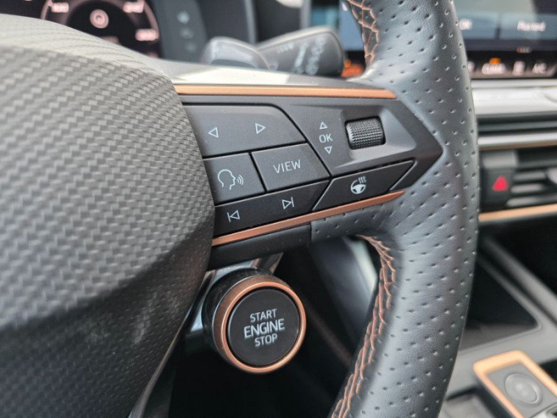 Photo 19 de l'offre de CUPRA LEON NEW IV 1.5 eTSI 150 DSG V GPS Camera JA18 SC Key Less à 30450€ chez Mérignac auto