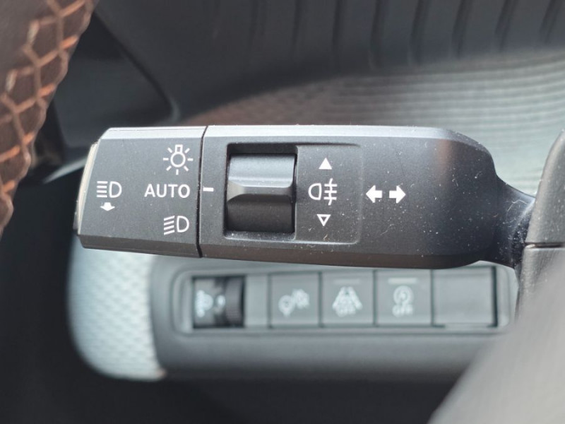 Photo 35 de l'offre de CITROEN C3 NEW 1.2 PureTech 100 BVM6 MAX GPS Camera à 17850€ chez Mérignac auto