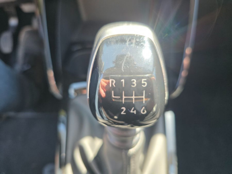 Photo 23 de l'offre de CITROEN C3 NEW 1.2 PureTech 100 BVM6 MAX GPS Camera à 17850€ chez Mérignac auto