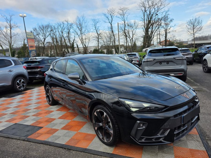 Photo 2 de l'offre de CUPRA LEON NEW IV 1.5 eTSI 150 DSG V GPS Camera JA18 SC Key Less à 30450€ chez Mérignac auto