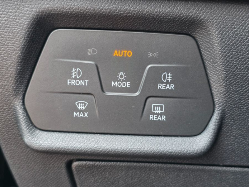 Photo 22 de l'offre de CUPRA LEON NEW IV 1.5 eTSI 150 DSG V GPS Camera JA18 SC Key Less à 30450€ chez Mérignac auto