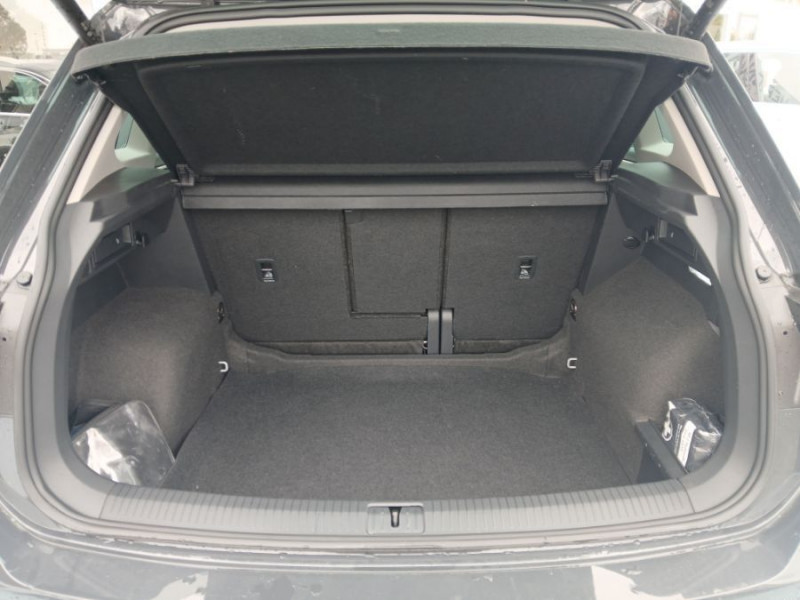 Photo 13 de l'offre de VOLKSWAGEN TIGUAN II (2) 2.0 TDI 150 DSG 2WD ELEGANCE TOE GPS Camera ACC Hayon EL. JA18 1ère Main à 33950€ chez Mérignac auto