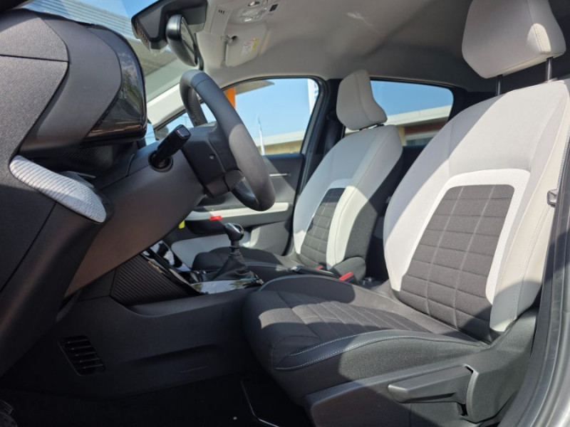 Photo 20 de l'offre de CITROEN C3 NEW 1.2 PureTech 100 BVM6 MAX GPS Camera à 17850€ chez Mérignac auto