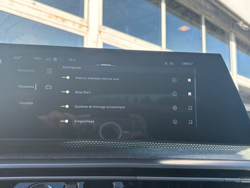 Photo 28 de l'offre de PEUGEOT 3008 HYBRID 145 e-DCS6 GT Hayon Elect. LED Pixel SC 2026 à 33450€ chez Mérignac auto